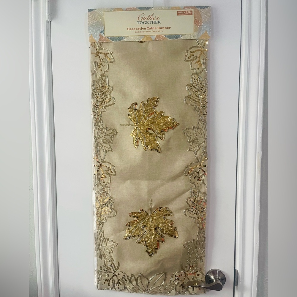 Elegant table runner